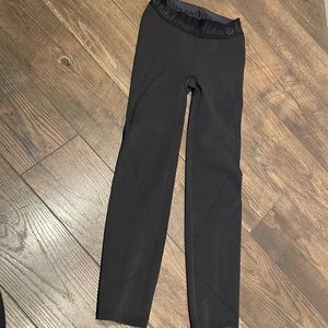 LuluLemon Logo Waistband Seamless Black Lasercut Detail‎ Leggings Sz 4